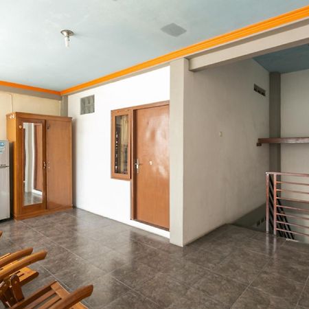 Reddoorz Syariah Near Stadion Manahan Solo 2 Εξωτερικό φωτογραφία