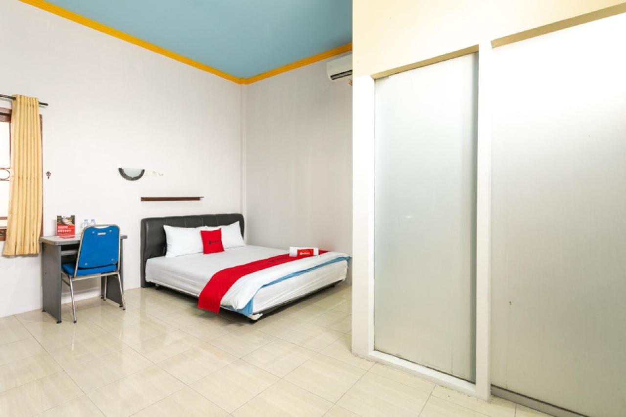 Reddoorz Syariah Near Stadion Manahan Solo 2 Εξωτερικό φωτογραφία