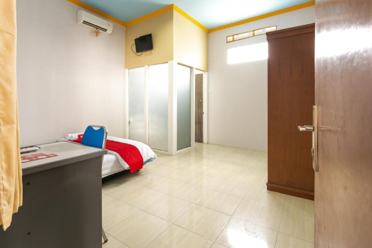 Reddoorz Syariah Near Stadion Manahan Solo 2 Εξωτερικό φωτογραφία