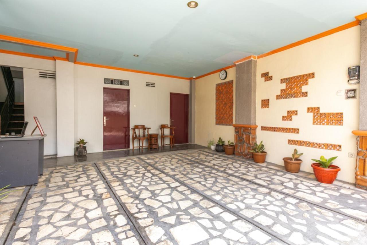 Reddoorz Syariah Near Stadion Manahan Solo 2 Εξωτερικό φωτογραφία