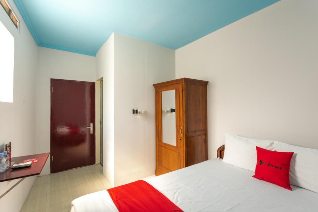 Reddoorz Syariah Near Stadion Manahan Solo 2 Εξωτερικό φωτογραφία
