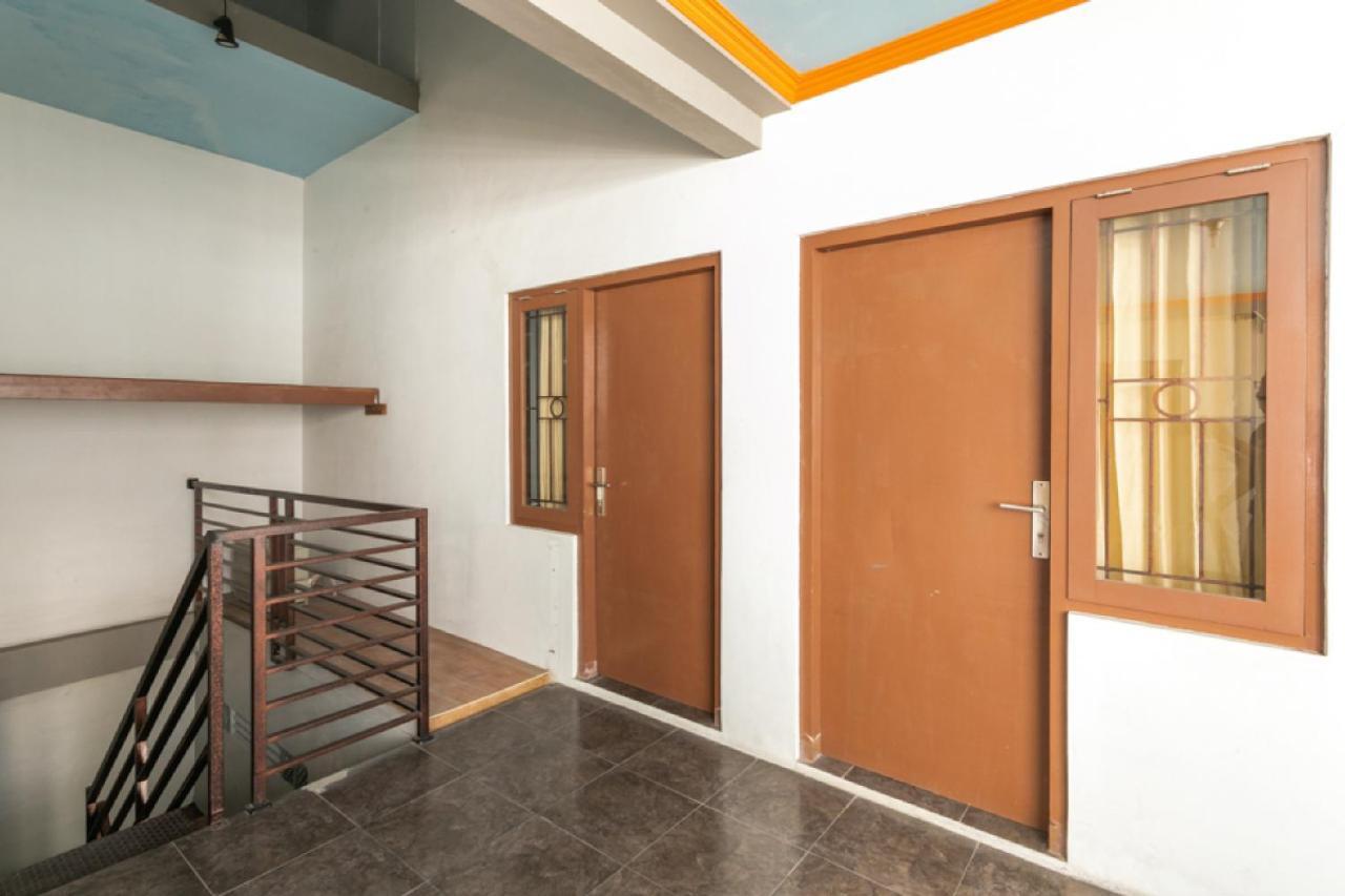 Reddoorz Syariah Near Stadion Manahan Solo 2 Εξωτερικό φωτογραφία