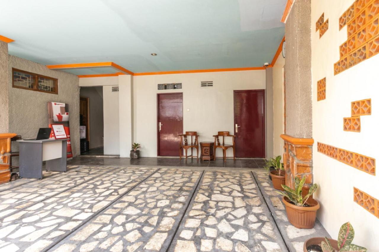 Reddoorz Syariah Near Stadion Manahan Solo 2 Εξωτερικό φωτογραφία